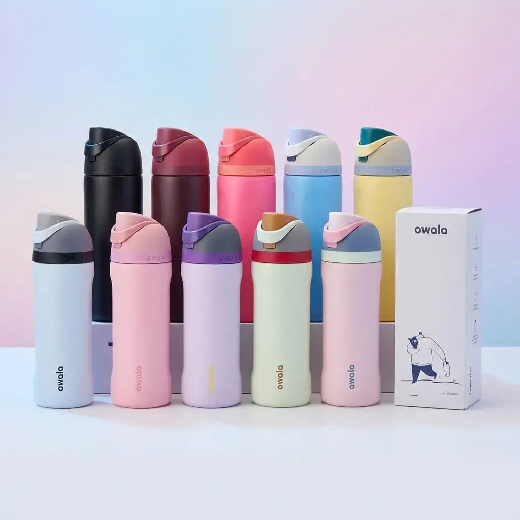 Botella de agua Owala FreeSip reutilizable en acero inoxidable con pitillo integrado, boca ancha, tapa práctica y aislamiento para mantener bebidas frías.