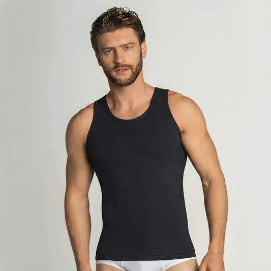 Camisilla de compresión deportiva con ajuste ceñido y tejido transpirable, ideal para entrenamiento, deporte y uso diario en Colombia.