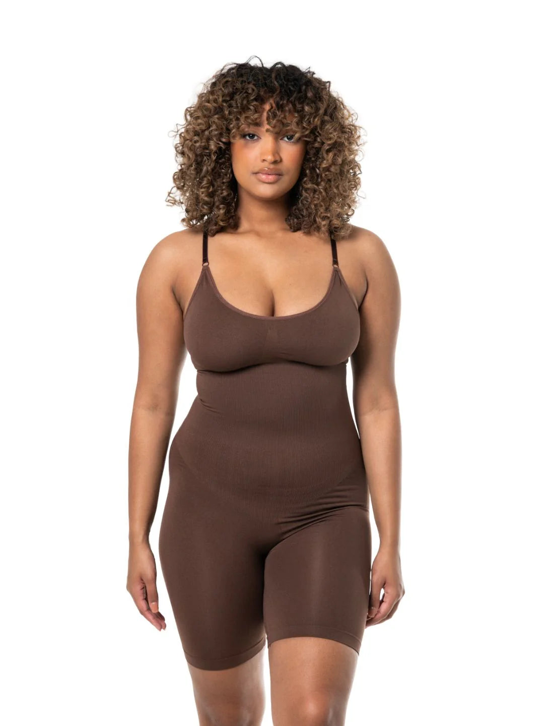 Compra enterizo body faja 360 para mujer, moldeador con control de abdomen y cintura, ajuste cómodo que estiliza la figura.