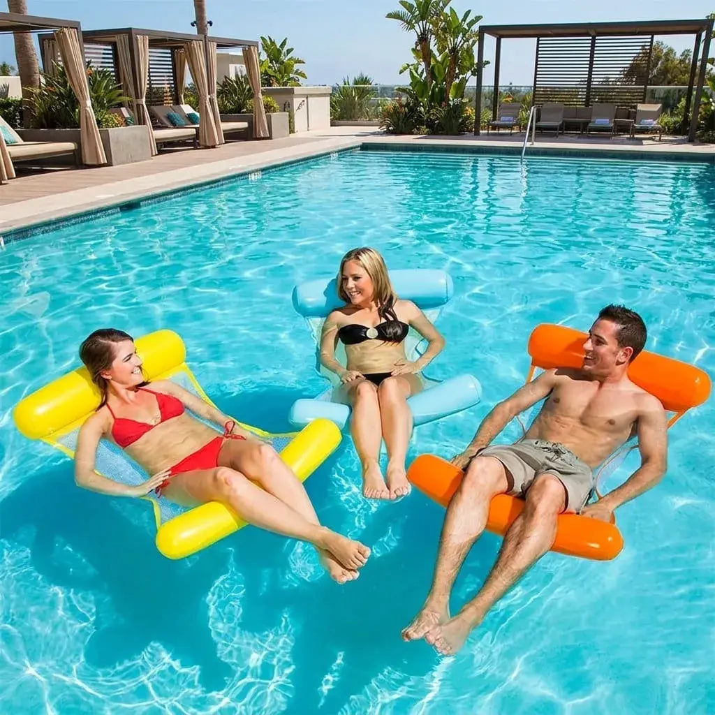 Hamaca flotante inflable para piscina tipo silla, portátil y cómoda para descansar y disfrutar del agua durante vacaciones, paseos y días de verano.