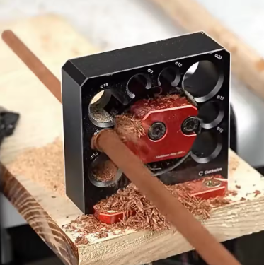 Herramienta en aluminio para formar varillas de madera con precisión. Ajustable, resistente y fácil de usar en trabajos de carpintería y bricolaje.