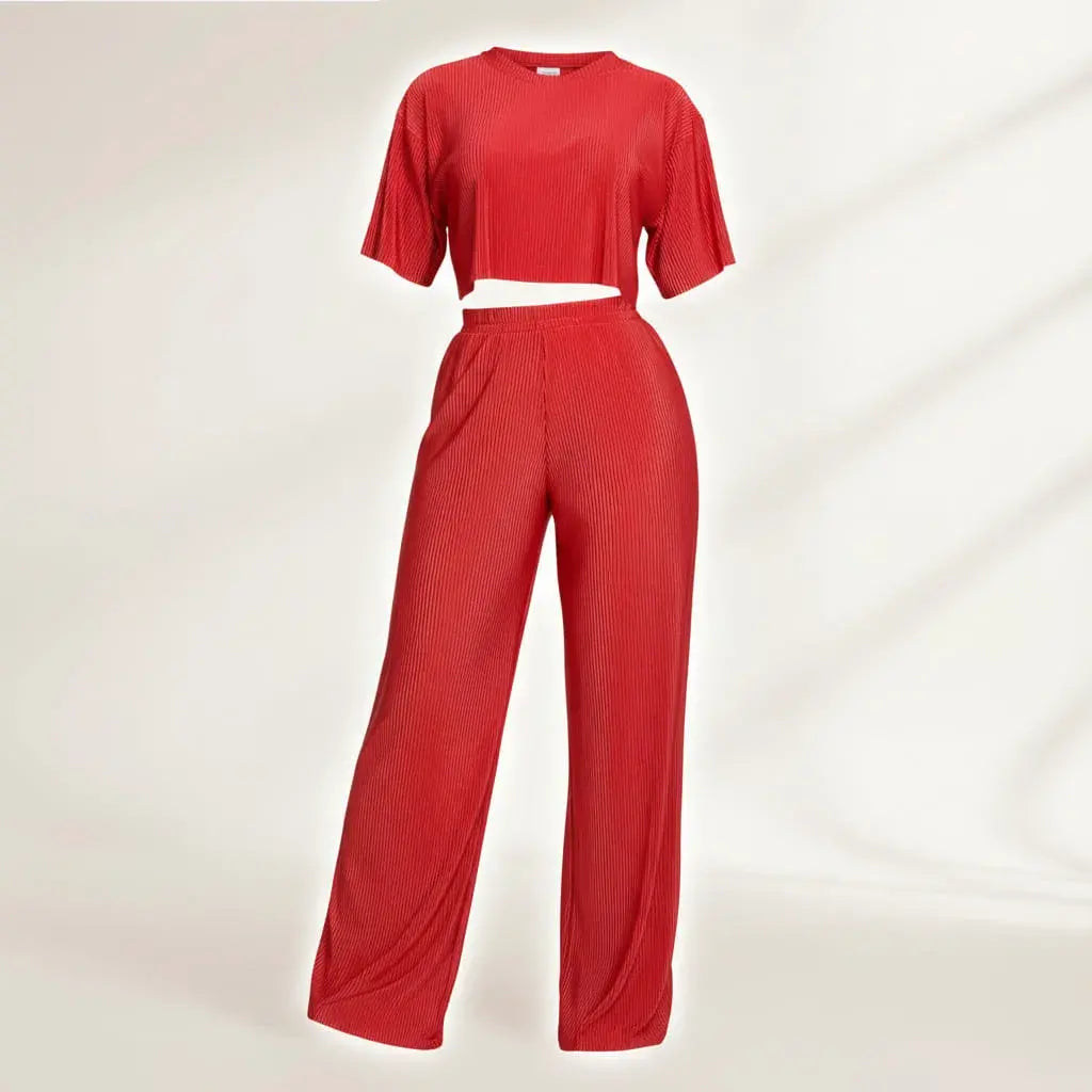 Compra Set Alice Clásico con camiseta, talla única ajustable a 6, 8 y 10. Moda femenina versátil con envío rápido en Colombia.