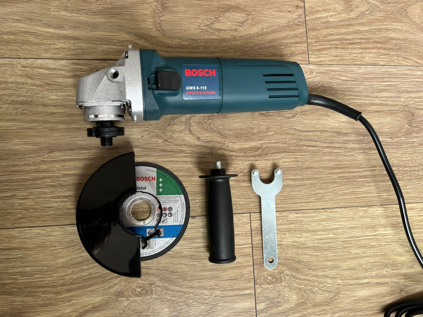 Pulidora Bosch 6 Velocidades Potente para Corte y Desbaste Profesional