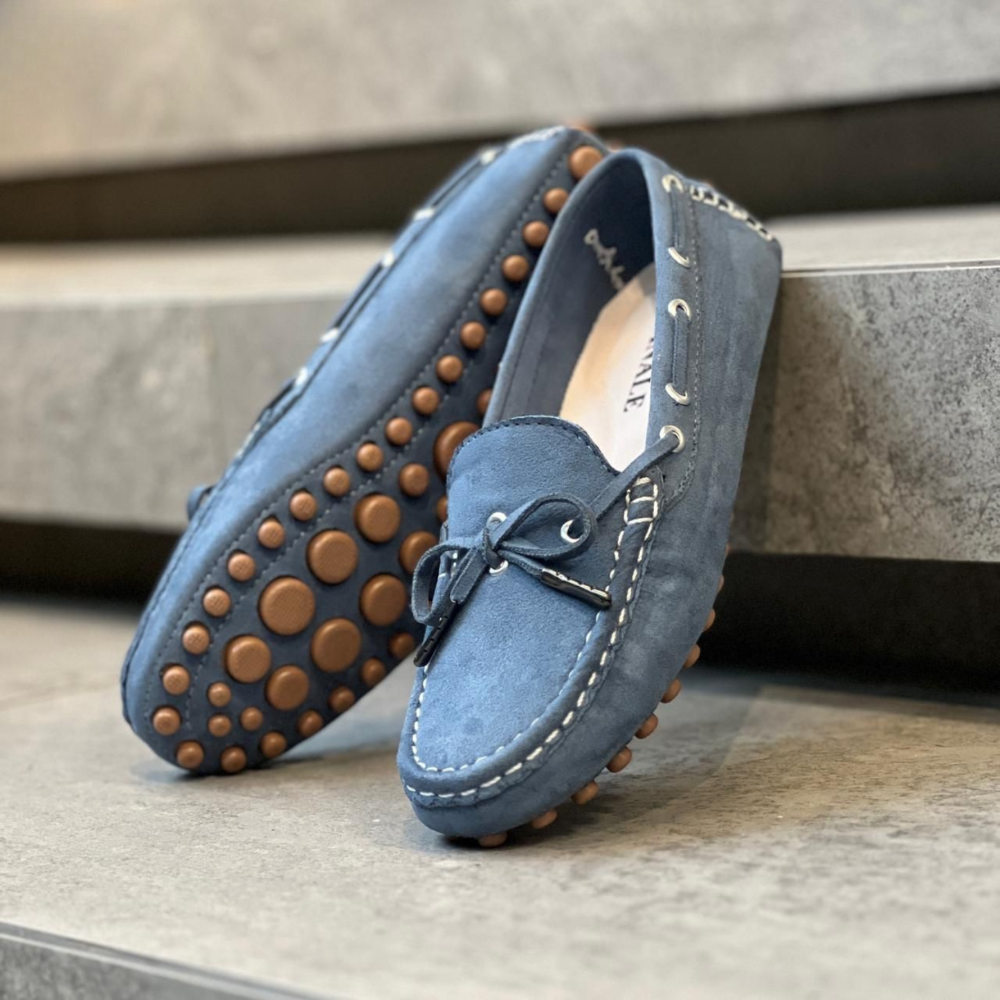 Mocasín para Dama en Gamuza – Elegancia Suave y Confort Femenino