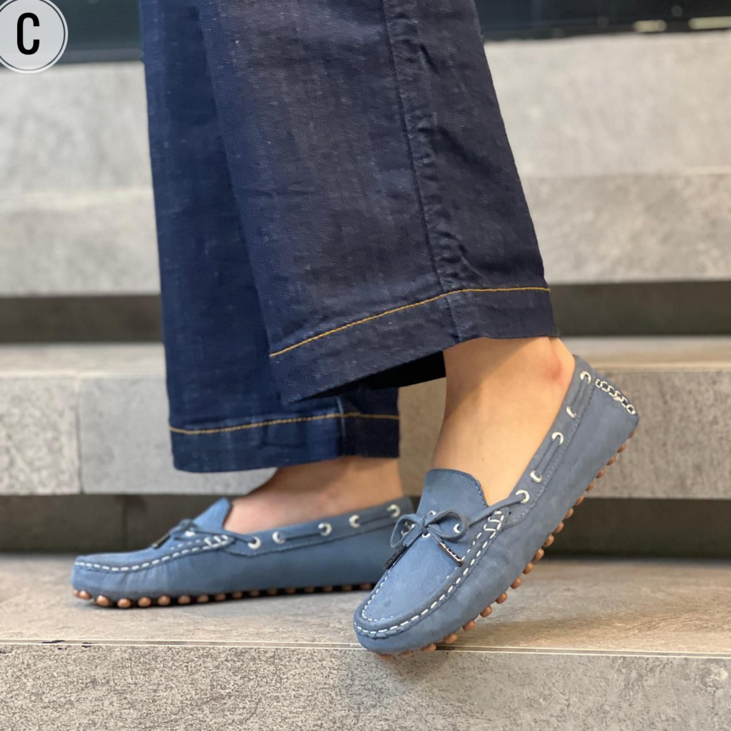 Mocasín para Dama en Gamuza – Elegancia Suave y Confort Femenino