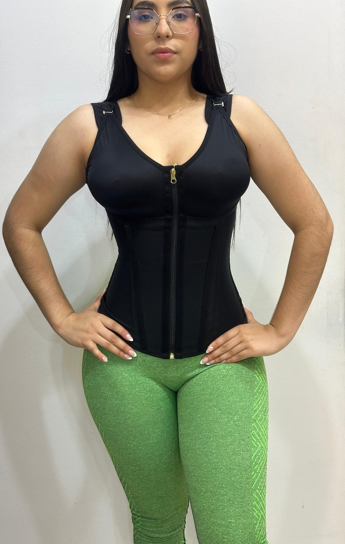 Chaleco con brasier incorporado para mujer, 3 en 1: busto, cintura y abdomen. Cintura con apariencia de reloj de arena, tirantes ajustables e invisible bajo la ropa. Negro y beige, XS a 2XL.