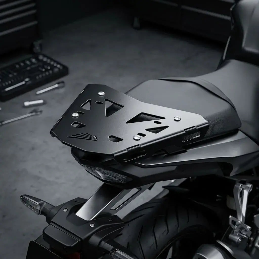 Accesorio MotoSteel para moto fabricado en acero inoxidable, con acabado de lujo, alta resistencia y garantía de 3 meses por defectos de fabricación.