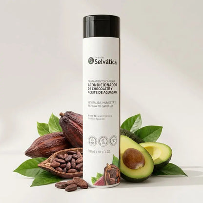 Acondicionador capilar con cacao orgánico y aceite de aguacate que hidrata, nutre y controla el frizz, dejando el cabello suave, brillante y manejable.