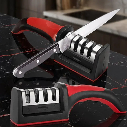 Afilador de cuchillos de 3 ranuras en acero inoxidable. Fácil de usar, seguro y eficiente para mantener el filo en la cocina.