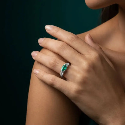 Anillo de Moissanita azul en plata 925 para mujer, con diseño elegante, brillante y femenino, ideal para regalo, celebraciones, ocasiones especiales y uso diario.
