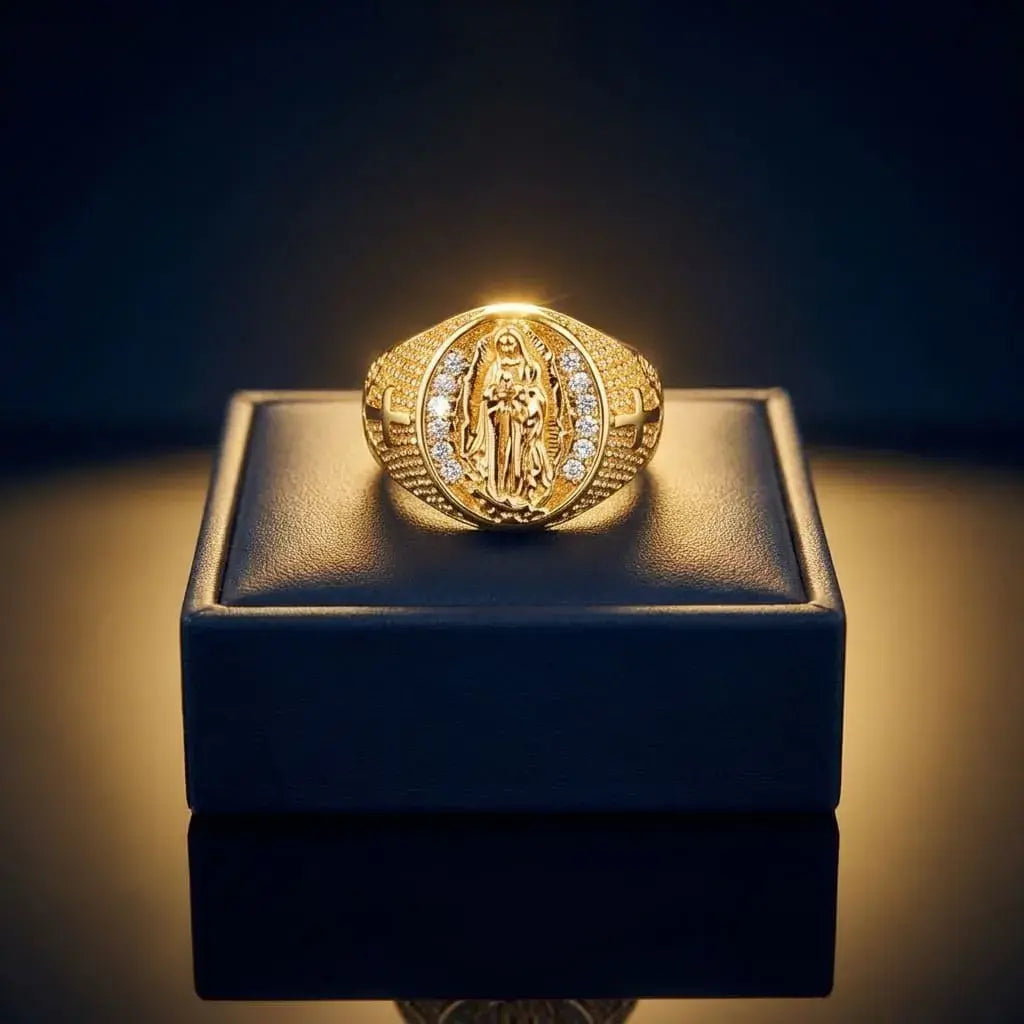 Anillo Religioso en rodio con acabado brillante, opción dorada o plateada y diseño espiritual, ideal para uso diario, regalo y ocasiones especiales.