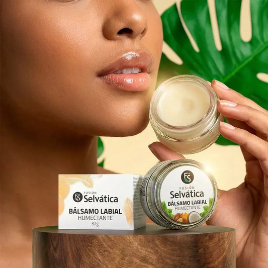 Bálsamo labial orgánico con hidratación natural. Ayuda a suavizar, nutrir y proteger los labios secos del clima y la resequedad diaria. Ideal para uso diario.