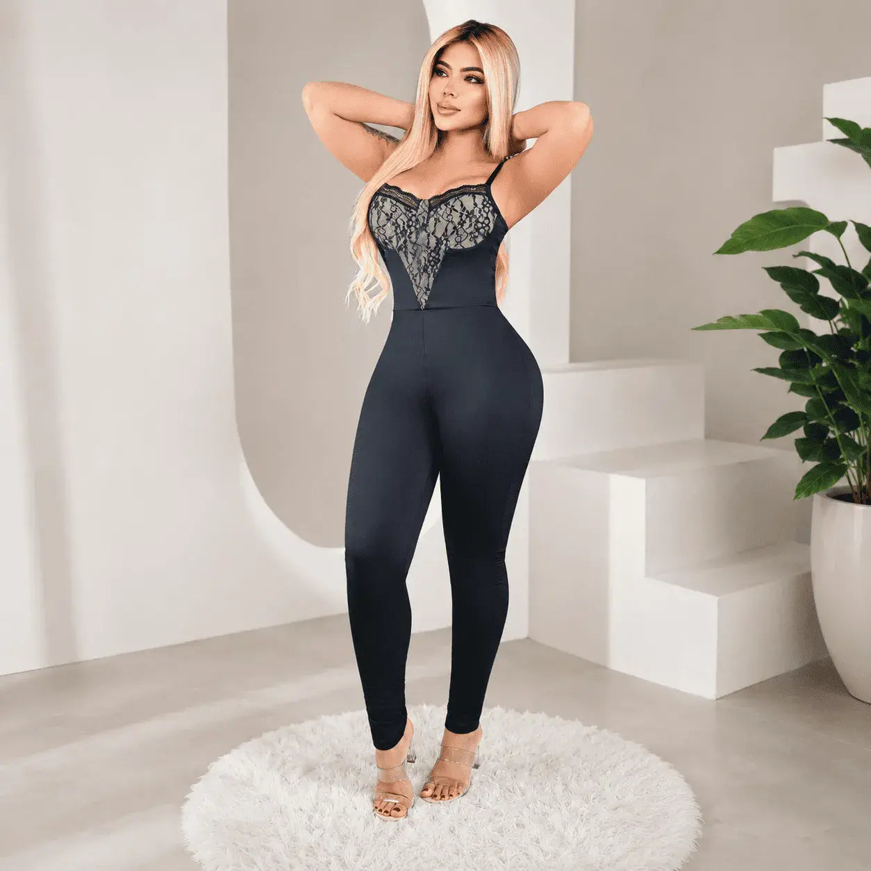Compra body para mujer en blonda licra con copa y varilla, ajuste moldeador cómodo, talla única 6 a 10, ideal para realzar la figura.