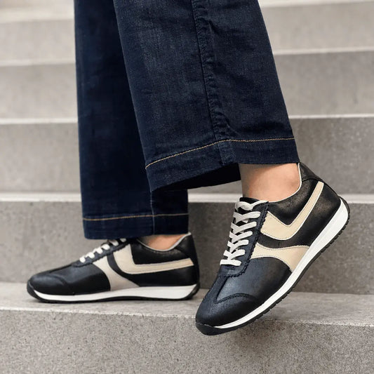 Bolichero para dama Ref Lucca en cuero craquelado con forro en badana, plantilla confort y cordones encerados. Elegante, cómodo y resistente para uso diario.