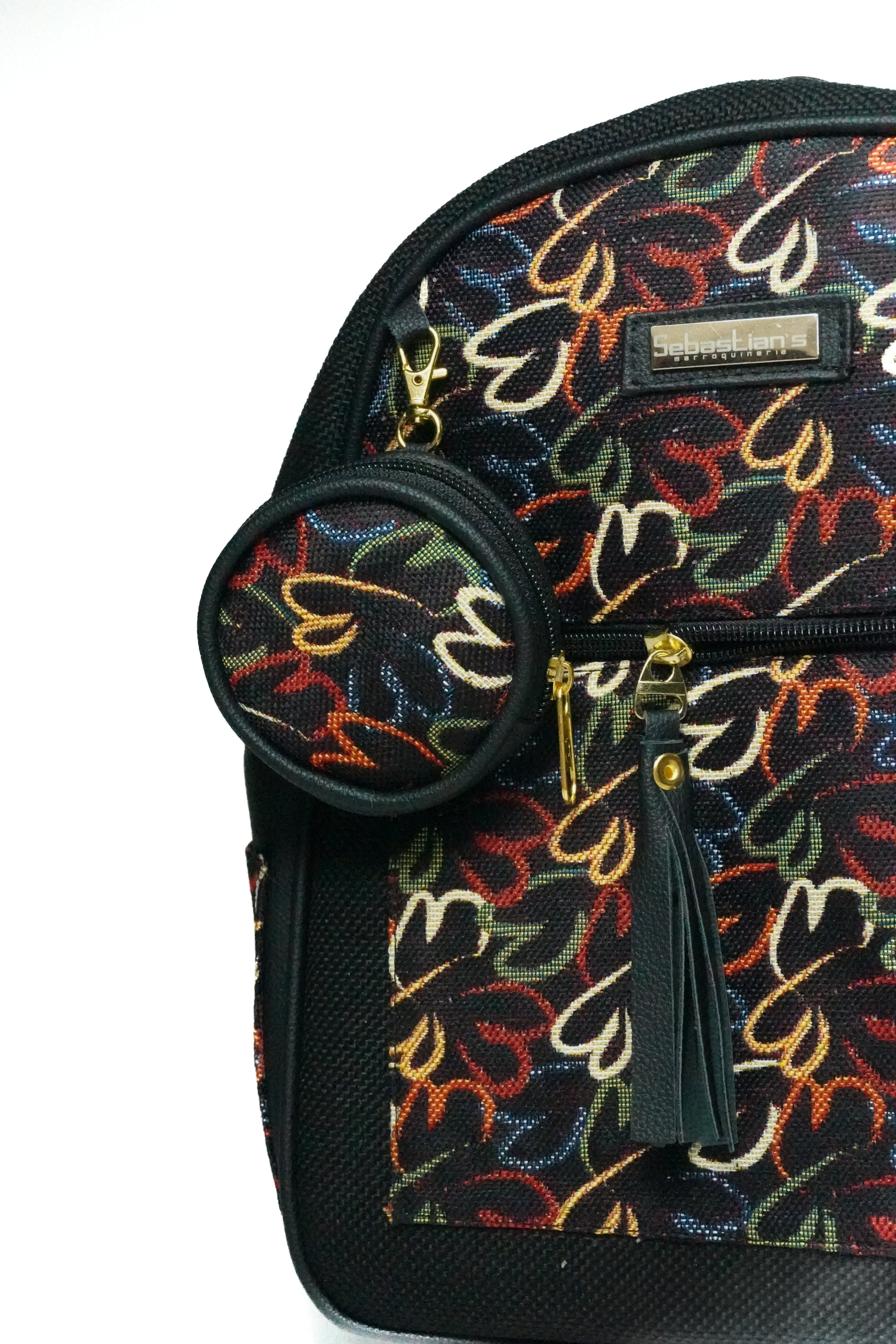 Bolso Techy premium en sintético tipo cuero con compartimentos y herrajes dorados. Amplio, elegante y funcional para trabajo, universidad o viajes en Colombia.