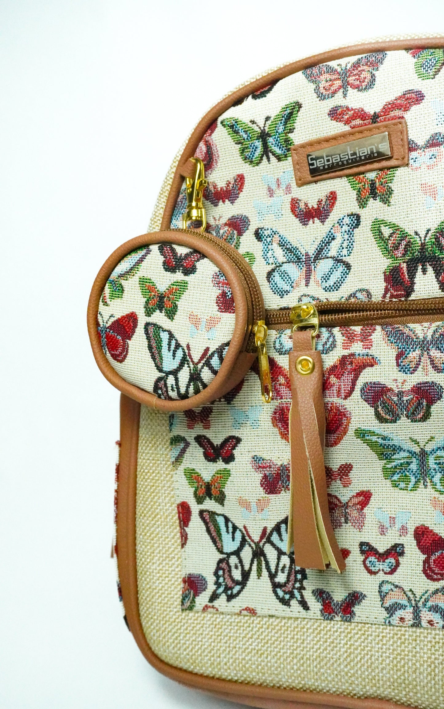 Bolso Techy premium en sintético tipo cuero con compartimentos y herrajes dorados. Amplio, elegante y funcional para trabajo, universidad o viajes en Colombia.