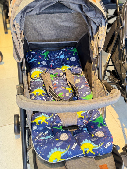 Cojín acolchado para cochecito de bebé en algodón puro 100% transpirable. Suave, cómodo y fresco para brindar mayor confort en los paseos diarios.