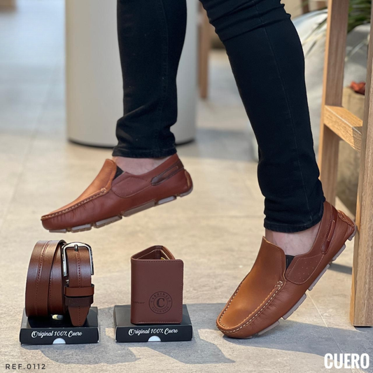 Combo para hombre con mocasín tejido en cuero encerado, correa 100% cuero y billetera tres partes. Elegante, cómodo y funcional para uso diario o regalo.