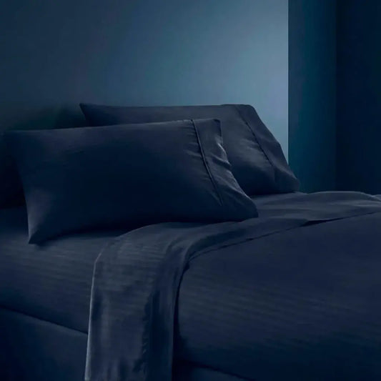 Combo de sábanas en microfibra con almohadas ecológicas de firmeza media. Set completo para renovar el descanso en camas sencilla a king.