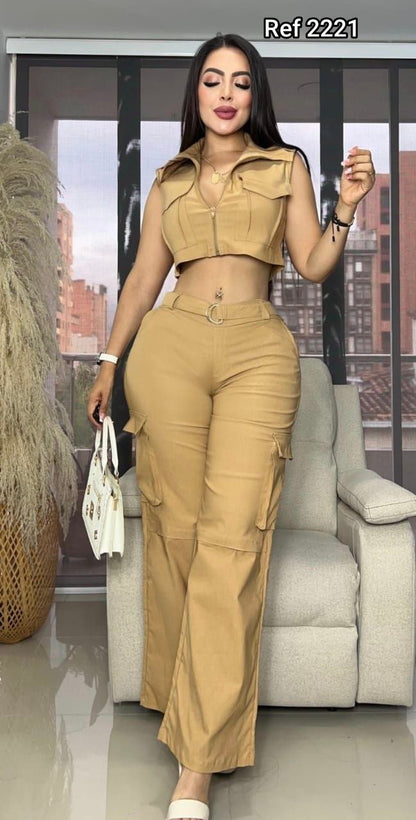 Compra conjunto chaleco y pantalón en bengalina licrada, talla única ajustable a S, M y L. Moda femenina moderna con envío rápido en Colombia.