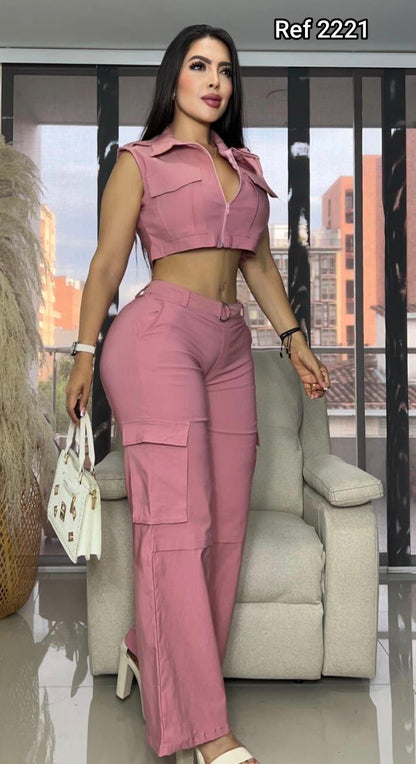 Compra conjunto chaleco y pantalón en bengalina licrada, talla única ajustable a S, M y L. Moda femenina moderna con envío rápido en Colombia.