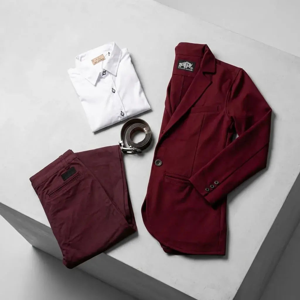 Compra conjunto formal para hombre con blazer, pantalón, camisa y correa en dril prelavado. Disponible en varias tallas, ideal para oficina y eventos en Colombia.