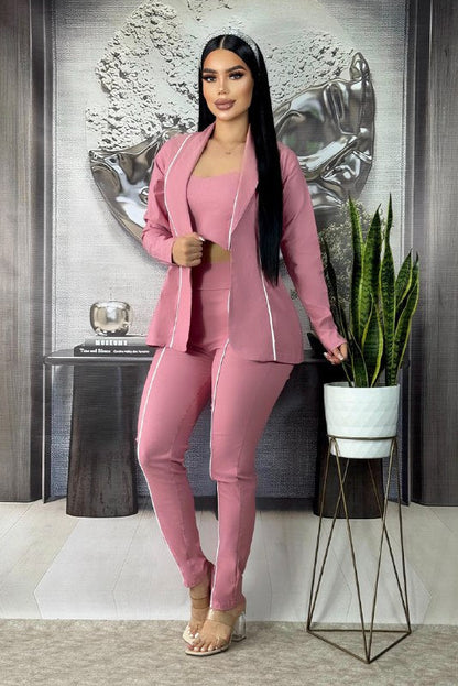 Conjunto formal femenino 3 piezas en bengalina licrada, talla única adaptable a 6, 8 y 10. Diseño elegante con envío rápido en Colombia.