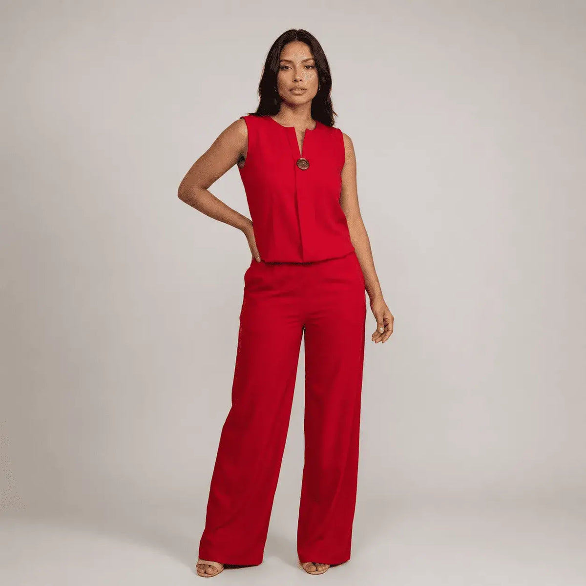 Conjunto Mónaco para mujer con blusa sin mangas y pantalón palazzo de tiro alto. Disponible en tallas S a XL y diferentes colores.