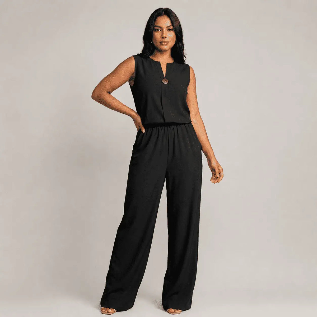 Conjunto Mónaco para mujer con blusa sin mangas y pantalón palazzo de tiro alto. Disponible en tallas S a XL y diferentes colores.