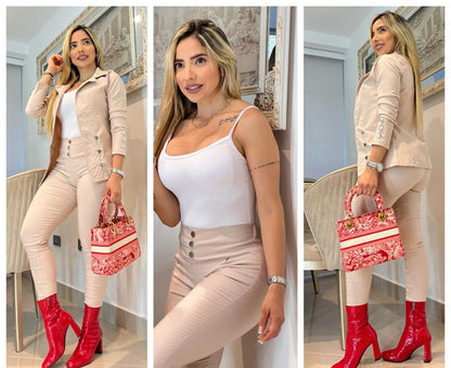 Conjunto femenino 3 piezas en bengalina licrada, talla única adaptable a 6, 8 y 10. Diseño moderno, cómodo y disponible para envío rápido en Colombia.