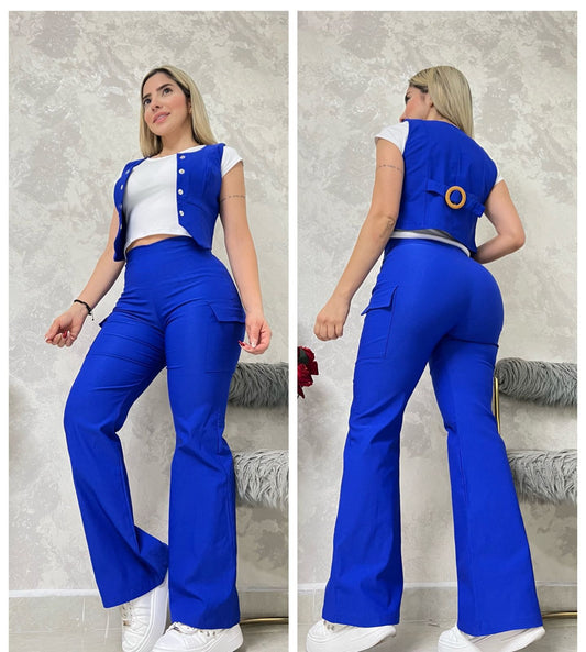 Conjunto femenino 3 piezas con chaleco en bengalina licrada, talla única adaptable a 6, 8 y 10. Diseño moderno con envío rápido en Colombia.