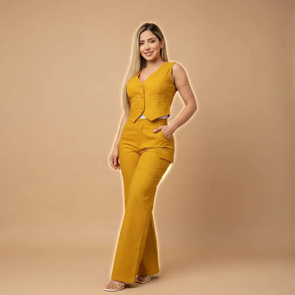 Conjunto femenino 3 piezas con chaleco en bengalina licrada, talla única adaptable a 6, 8 y 10. Diseño moderno con envío rápido en Colombia.