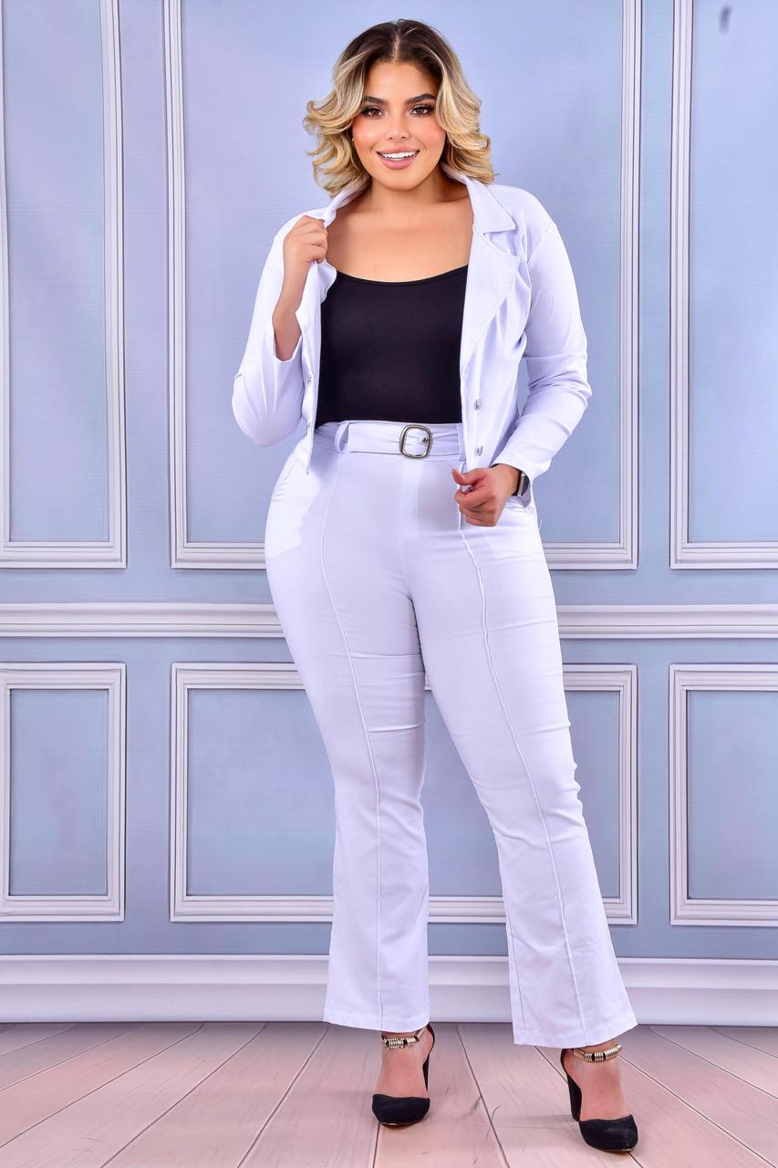 Conjunto femenino 3 piezas talla XL en bengalina licrada con pantalón bota ancha. Diseño moderno con envío rápido en Colombia.