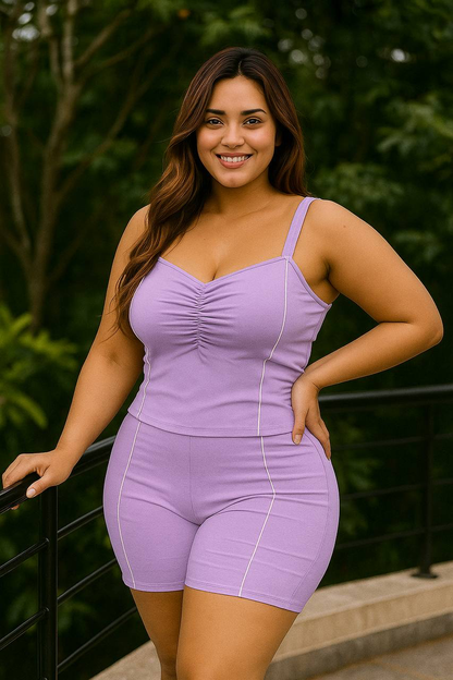 Conjunto plus size de short y blusa en bengalina licrada, talla XL Plus. Diseño moderno y cómodo con envío rápido en Colombia.