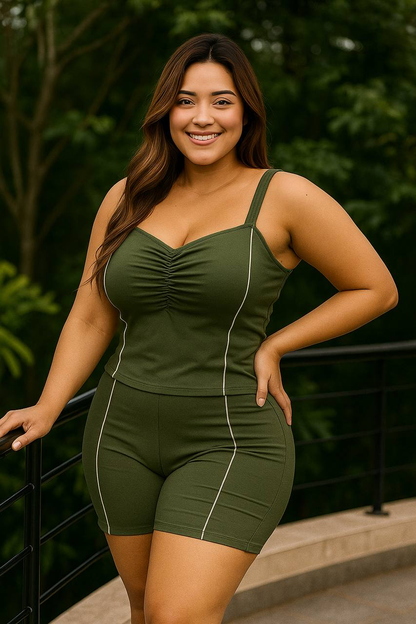 Conjunto plus size de short y blusa en bengalina licrada, talla XL Plus. Diseño moderno y cómodo con envío rápido en Colombia.