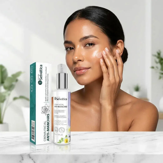 Crema facial antimanchas con ácido hialurónico y antioxidantes que ayuda a unificar el tono, hidratar la piel y mejorar su luminosidad natural.