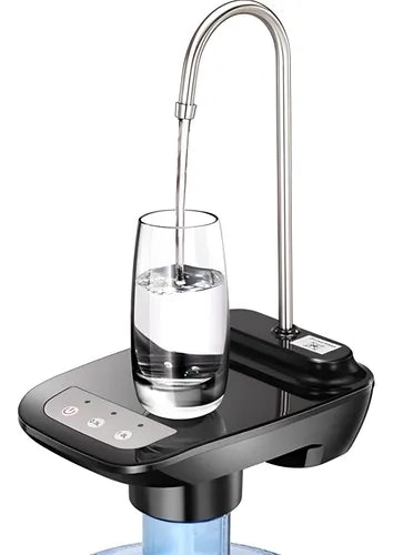 Dispensador de agua eléctrico recargable JR-758 con bandeja, tubo 360° y batería de larga duración. Ideal para botellones en casa u oficina.