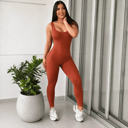 Enterizo largo esqueleto Auge para mujer, talla única adaptable de S a L, en tela suave, fresca y elástica. Ideal para uso diario, descanso y looks casuales.