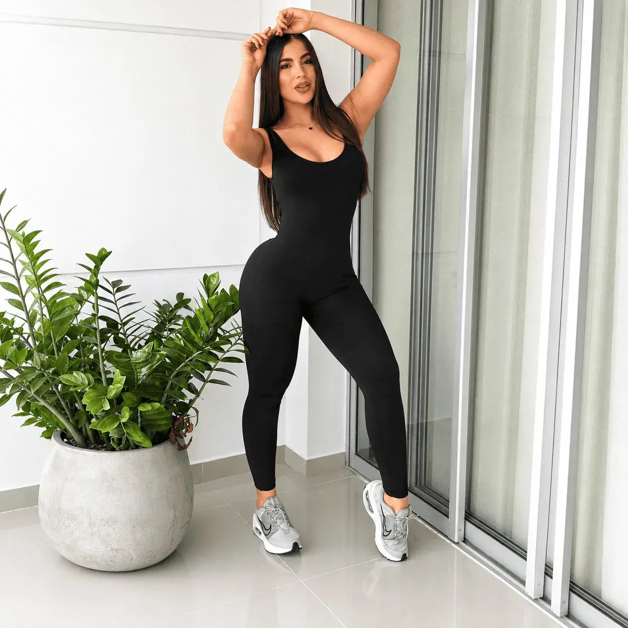 Enterizo largo esqueleto Auge para mujer, talla única adaptable de S a L, en tela suave, fresca y elástica. Ideal para uso diario, descanso y looks casuales.
