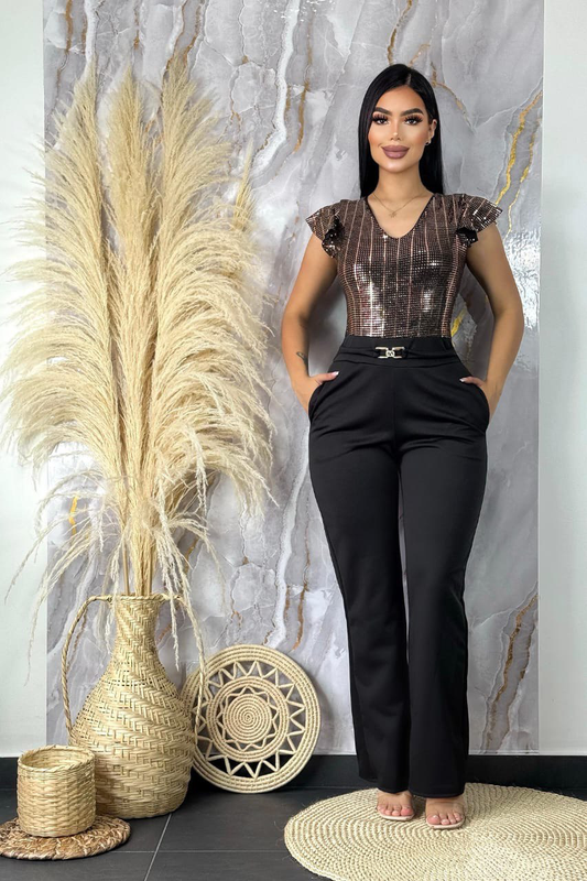 Enterizo manga corta en crepe para mujer, disponible en tallas S M y L XL. Diseño elegante con envío rápido en Colombia.
