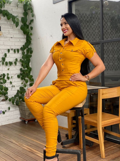 Enterizo femenino en bengalina licrada, talla única adaptable a 6, 8 y 10. Diseño moderno con envío rápido en Colombia.