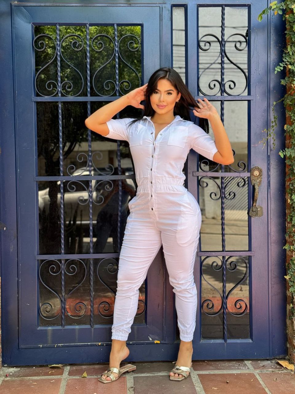 Compra enterizo para mujer Ref 0058J en bengalina licrada, moldeador y elegante, disponible en tallas S a XL con ajuste perfecto.