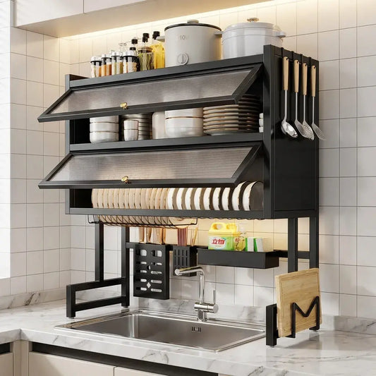 Escurridor de platos sobre fregadero multifuncional en acero, con porta cubiertos, porta cuchillos, ganchos y estante para tablas. Ideal para ahorrar espacio en cocina.