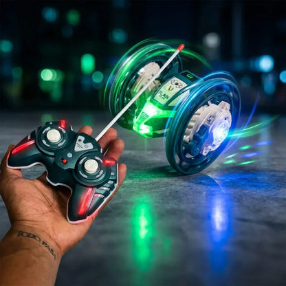 Juguete de control remoto con diseño espacial, luces y movimiento. Ideal para estimular la imaginación y el juego activo en niños.