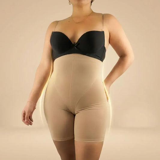 Faja moldeadora PowerShape Curve de alto control con powernet, banda interna siliconada, diseño anatómico y realce natural de glúteos para uso diario.