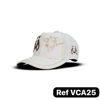 Gorras agropecuarias premium con bordados de alta definición y cierre ajustable. Diseño con identidad campestre y estilo versátil para uso diario en Colombia.