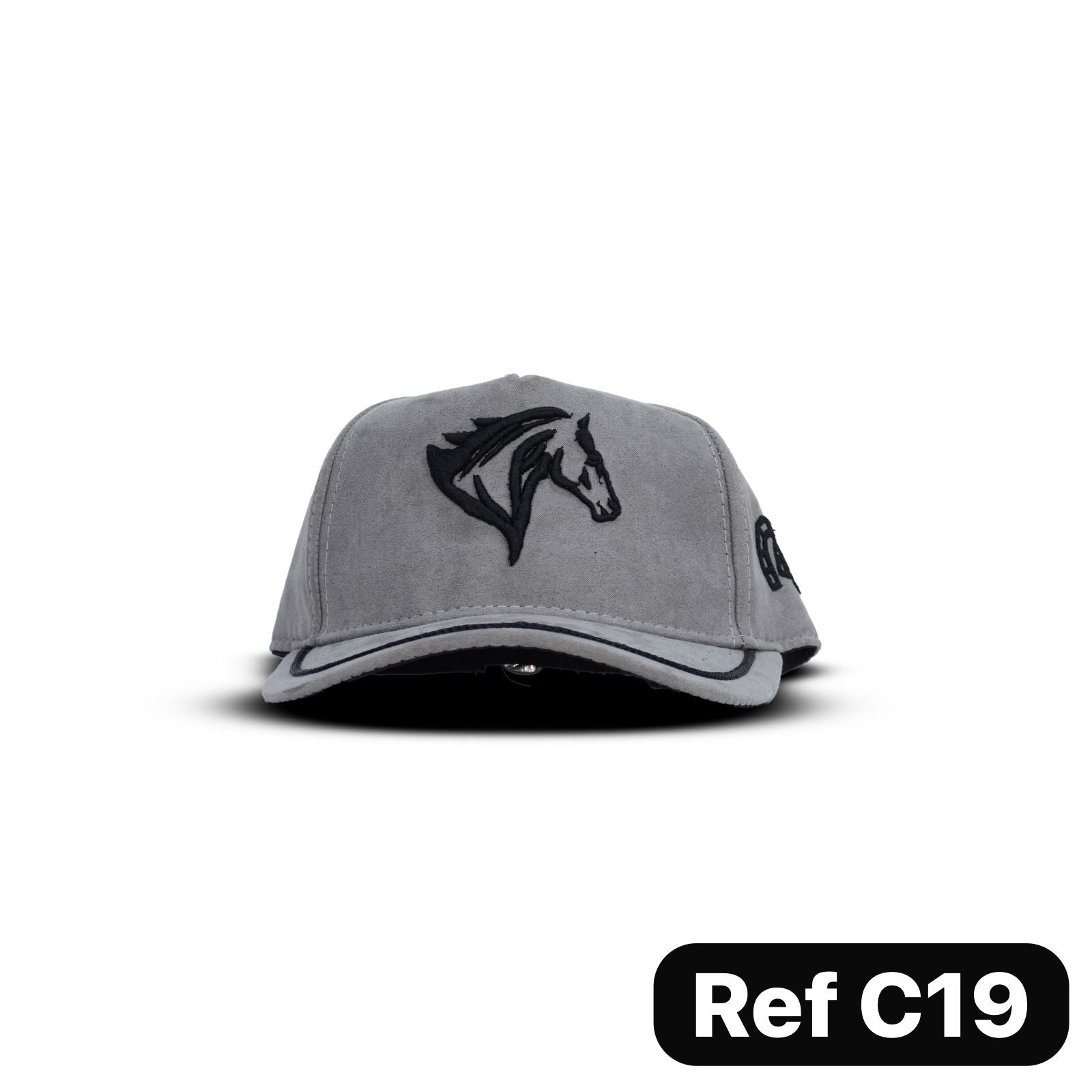 Gorras agropecuarias premium con bordados de alta definición y cierre ajustable. Diseño con identidad campestre y estilo versátil para uso diario en Colombia.