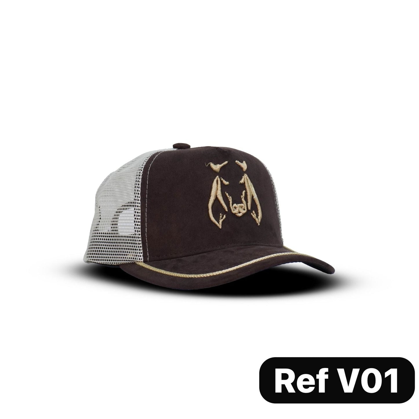 Gorras agropecuarias tipo trucker con malla trasera y cierre snapback ajustable. Frescas, resistentes y perfectas para trabajo en campo o uso diario.