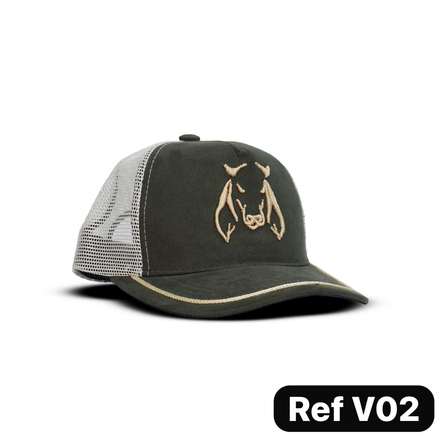 Gorras agropecuarias tipo trucker con malla trasera y cierre snapback ajustable. Frescas, resistentes y perfectas para trabajo en campo o uso diario.