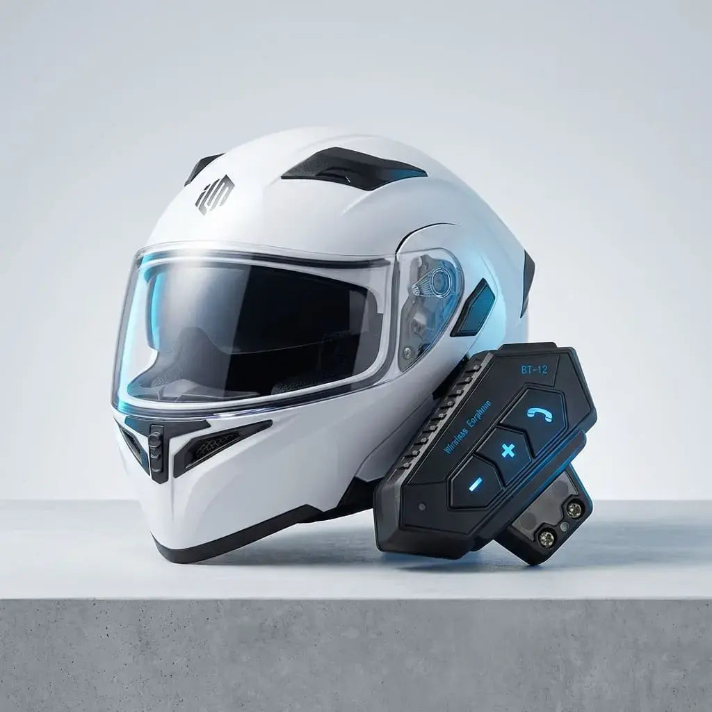 Combo intercomunicador Bluetooth para casco de moto más limpiador renovador. Comunicación manos libres y cuidado del casco en un solo kit.